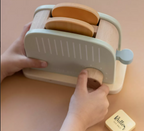 Little Dutch toaster din lemn FSC cu functie Pop-Up si accesorii 2 ani+