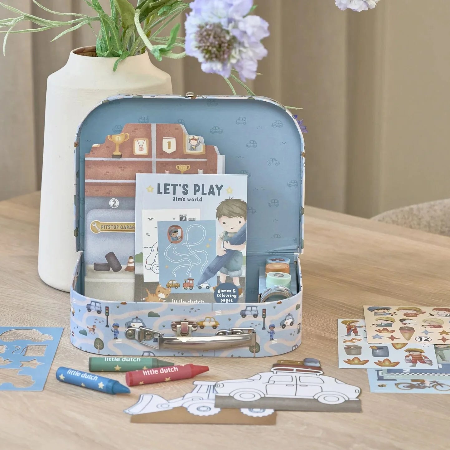 Little Dutch valiza cu activitati creative 3 ani+ Jim Vehicles
