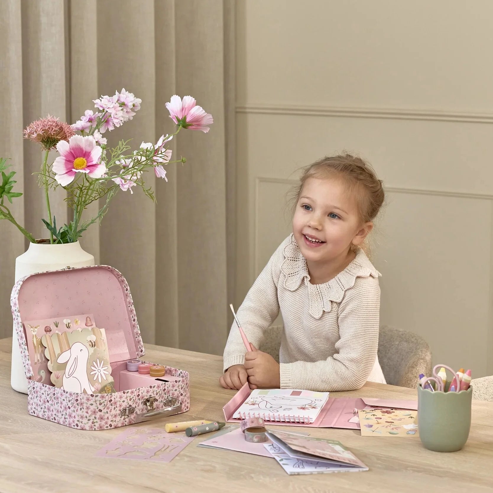 Little Dutch valiza cu activitati creative 3 ani+ Rosa Fairy Garden