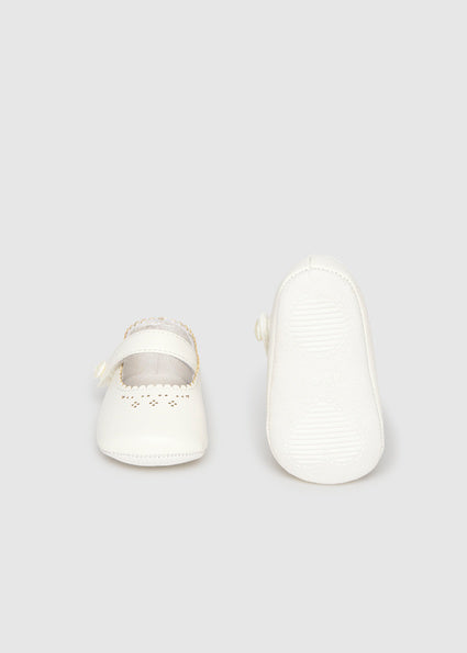 Mayoral botosei fete elegante cu perforatii dragute 0-12 luni Off-white