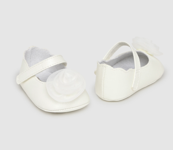 Mayoral botosei fete tip balerini cu floare aplicata15-18 Off-white