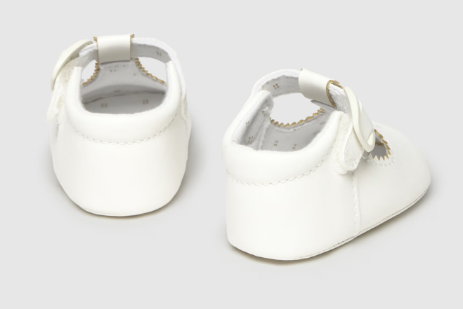 Mayoral botosei baieti cu perforatii 15-17 Off-white
