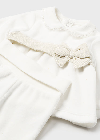  Off-white