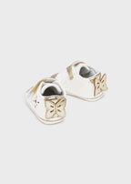  Off-white cu fluturas
