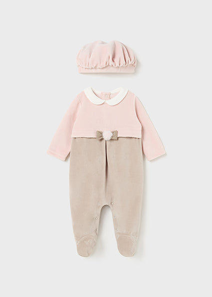 Mayoral pijama fete catifelata cu bereta 0-18 luni Blush Imagine principală a produsului