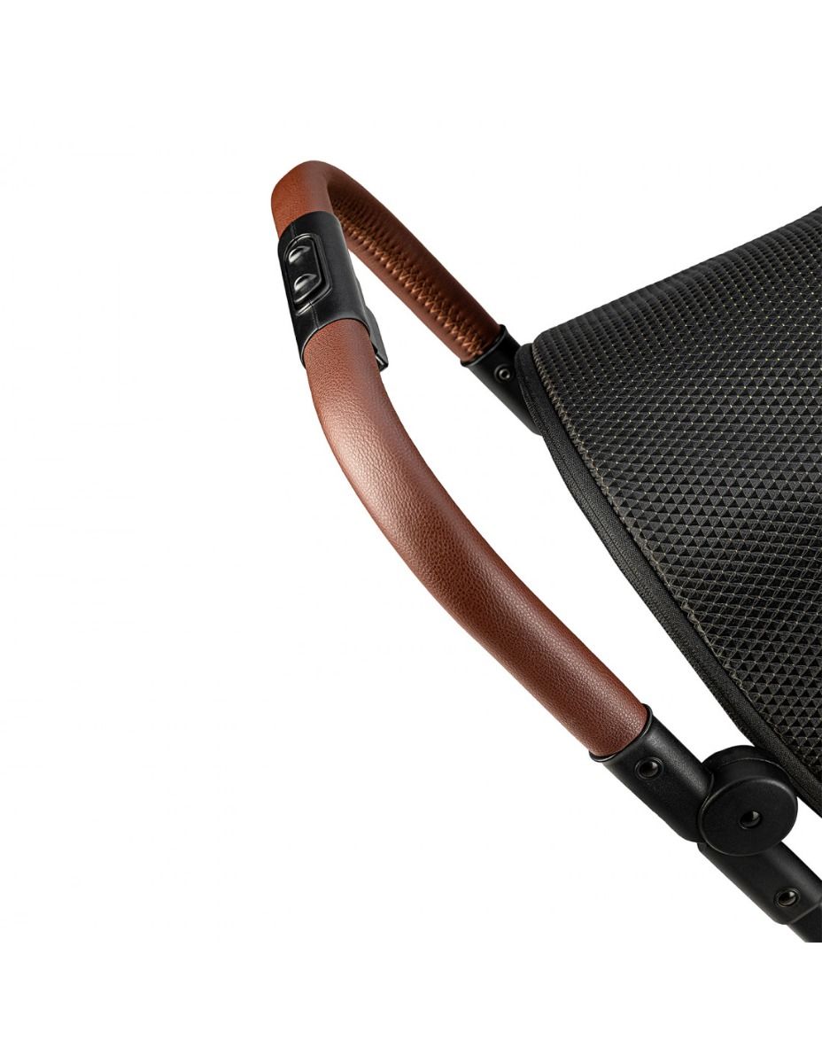 Momi carucior sport Adelle 360º 6m+ Black Gold
