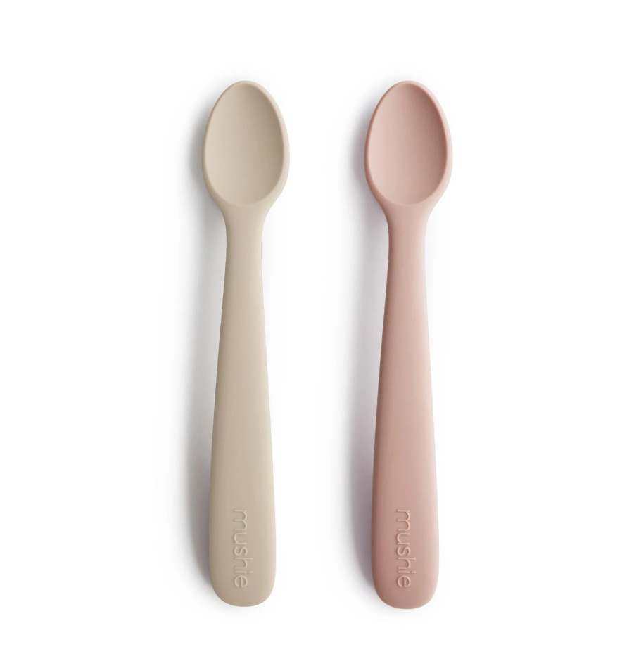 Mushie set 2 lingurite silicon 6m+, Blush-Shifting Sand  01 Imagine principală a produsului