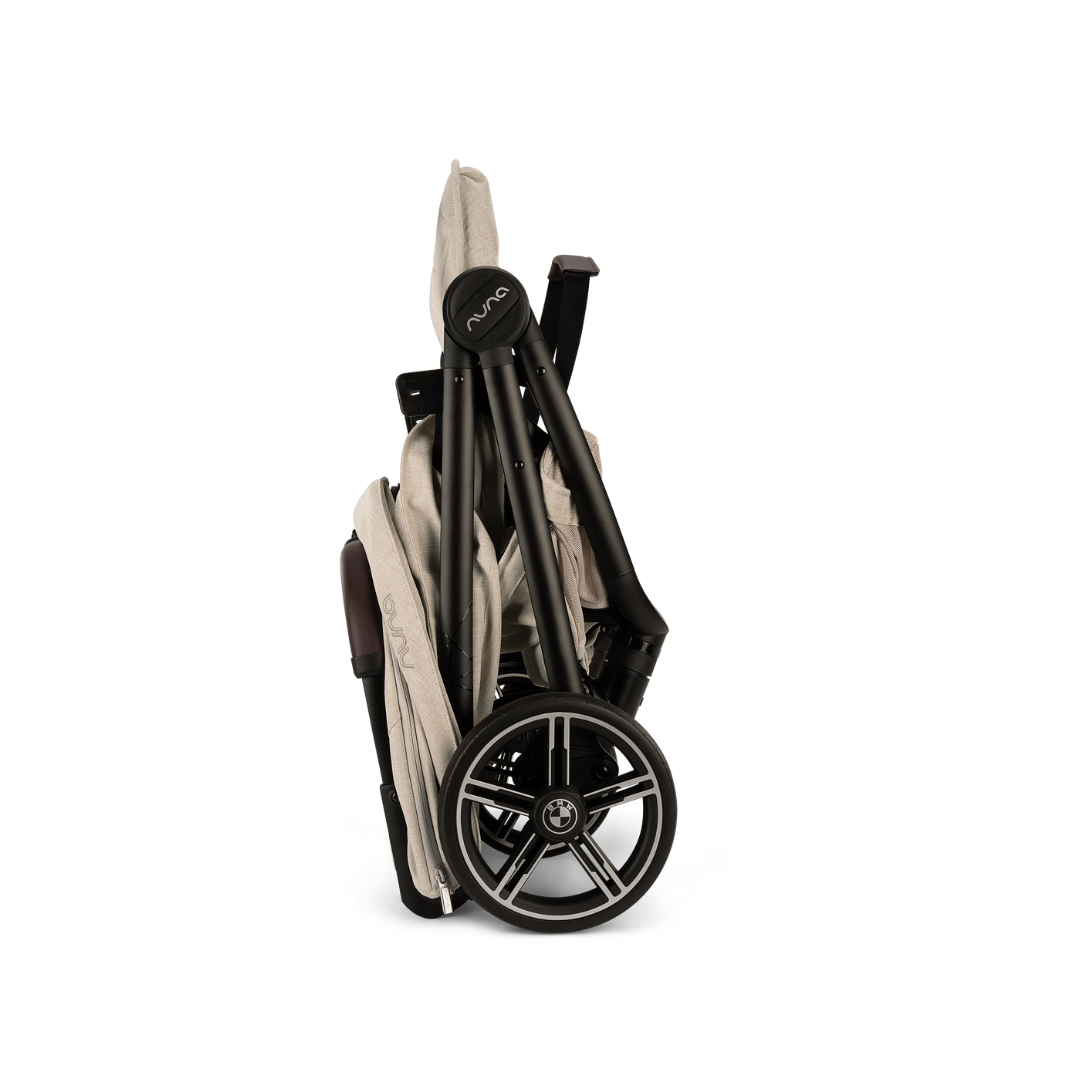 Nuna x BMW carucior ultracompact cu pliere automata TRVL lx 0m+ Bej Lica