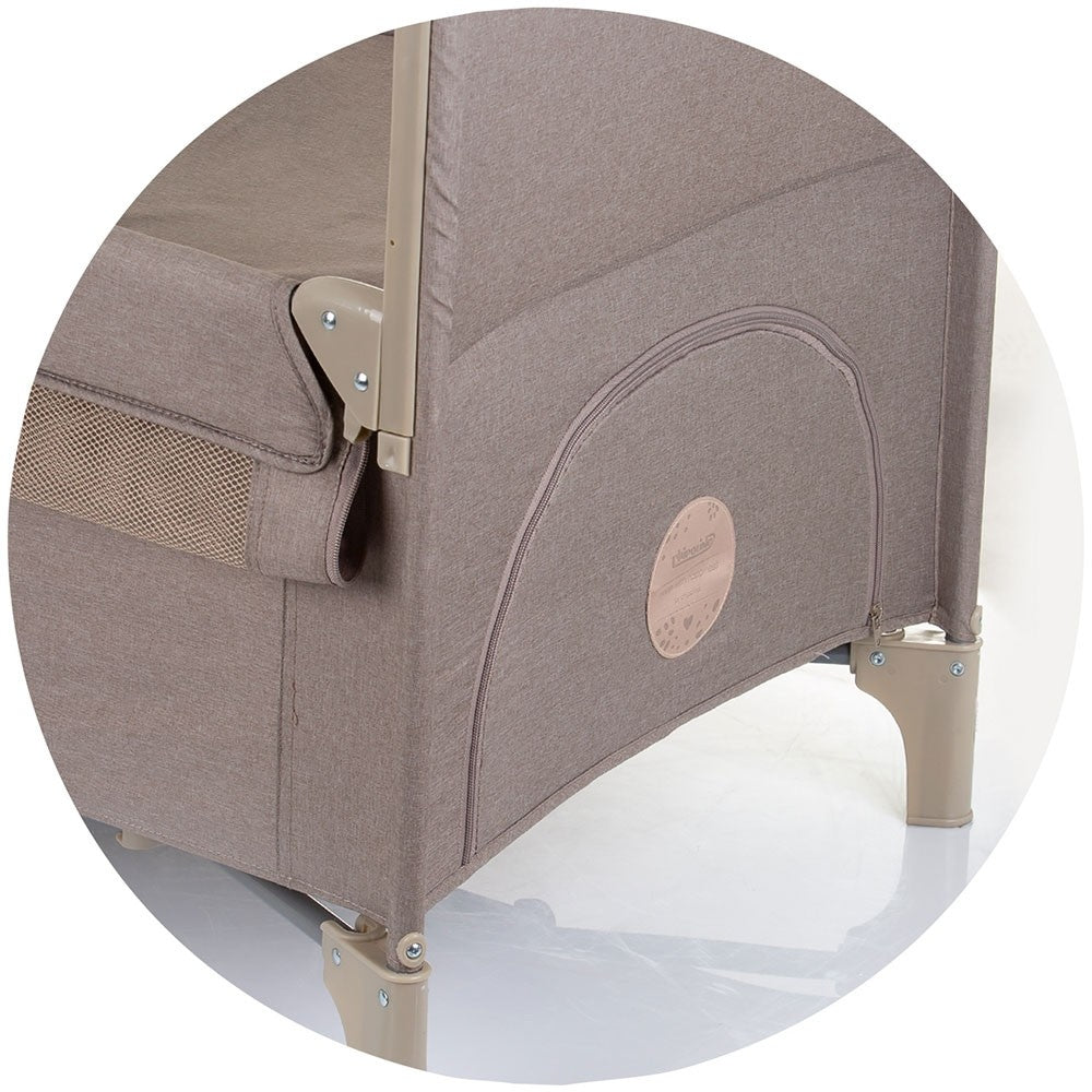 Chipolino patut pliabil Relax cu laterala culisanta 0m+ Macadamia linen