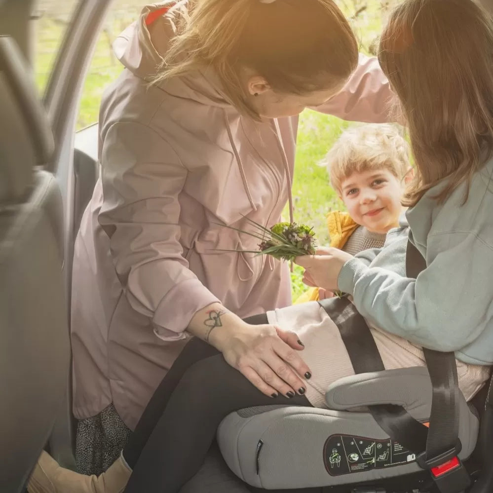 Petite&Mars inaltator auto Optimus Pro i-Size 125-150 cm Black Air