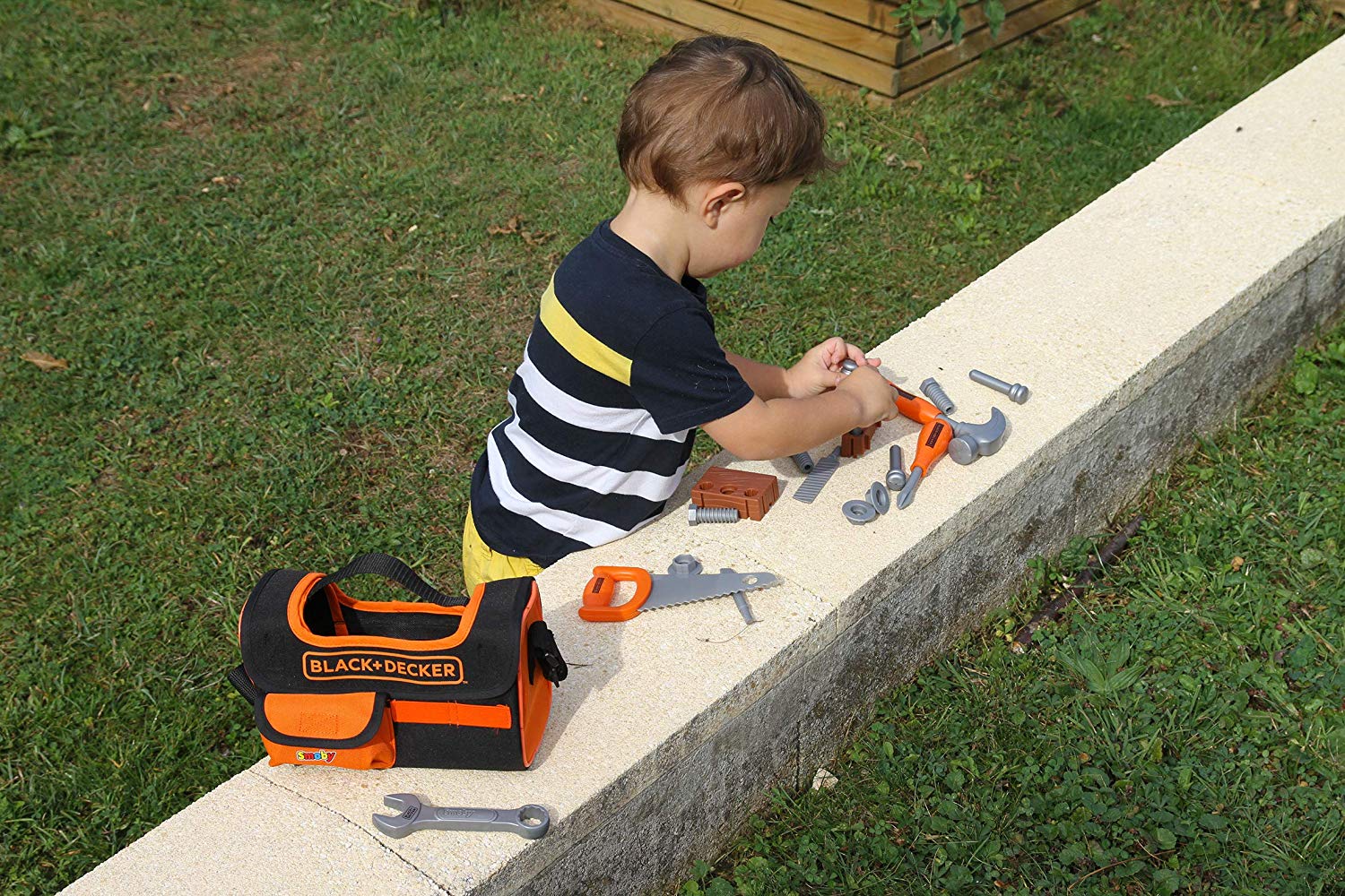 Smoby jucarie gentuta Black & Decker cu unelte 02