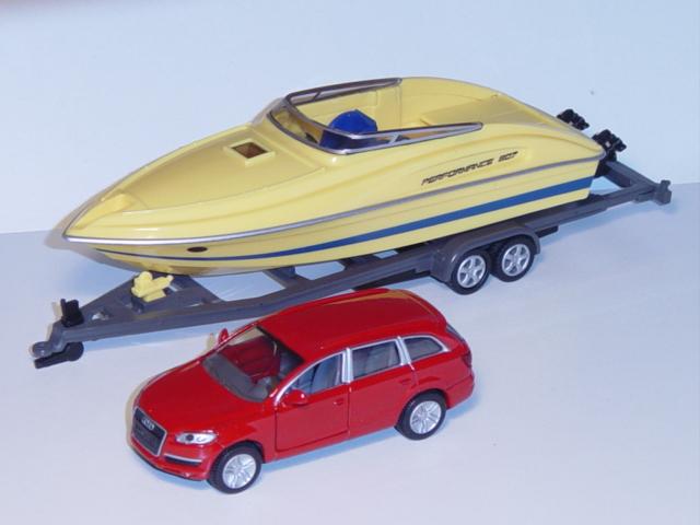 Siku Jucarie Masinuta  Audi Q7 with motorboat 3ani+