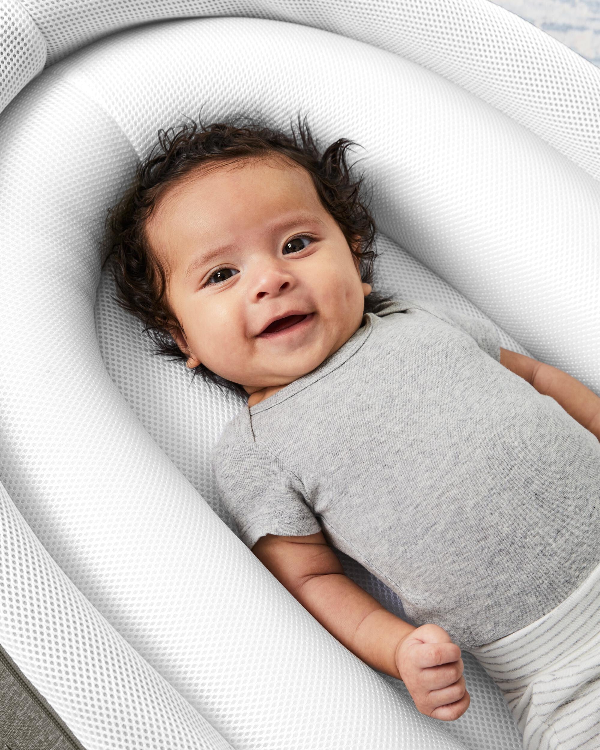 Skip Hop cosulet pentru bebelusi Baby Nest 0-9 kg