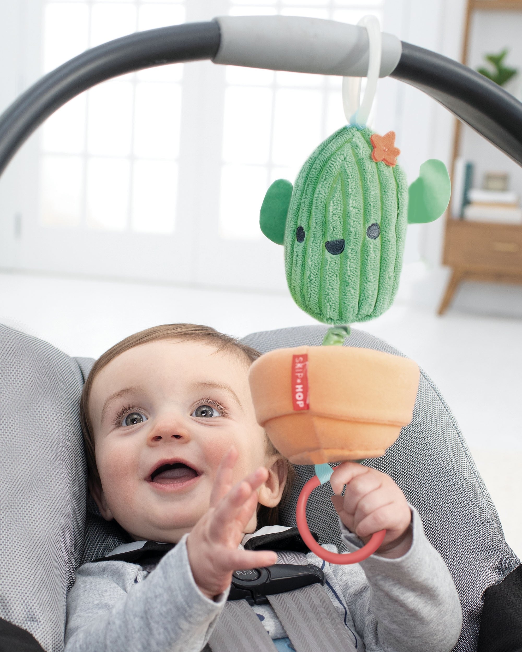 Skip Hop jucarie zornaitoare pentru carucior 0m+ 04