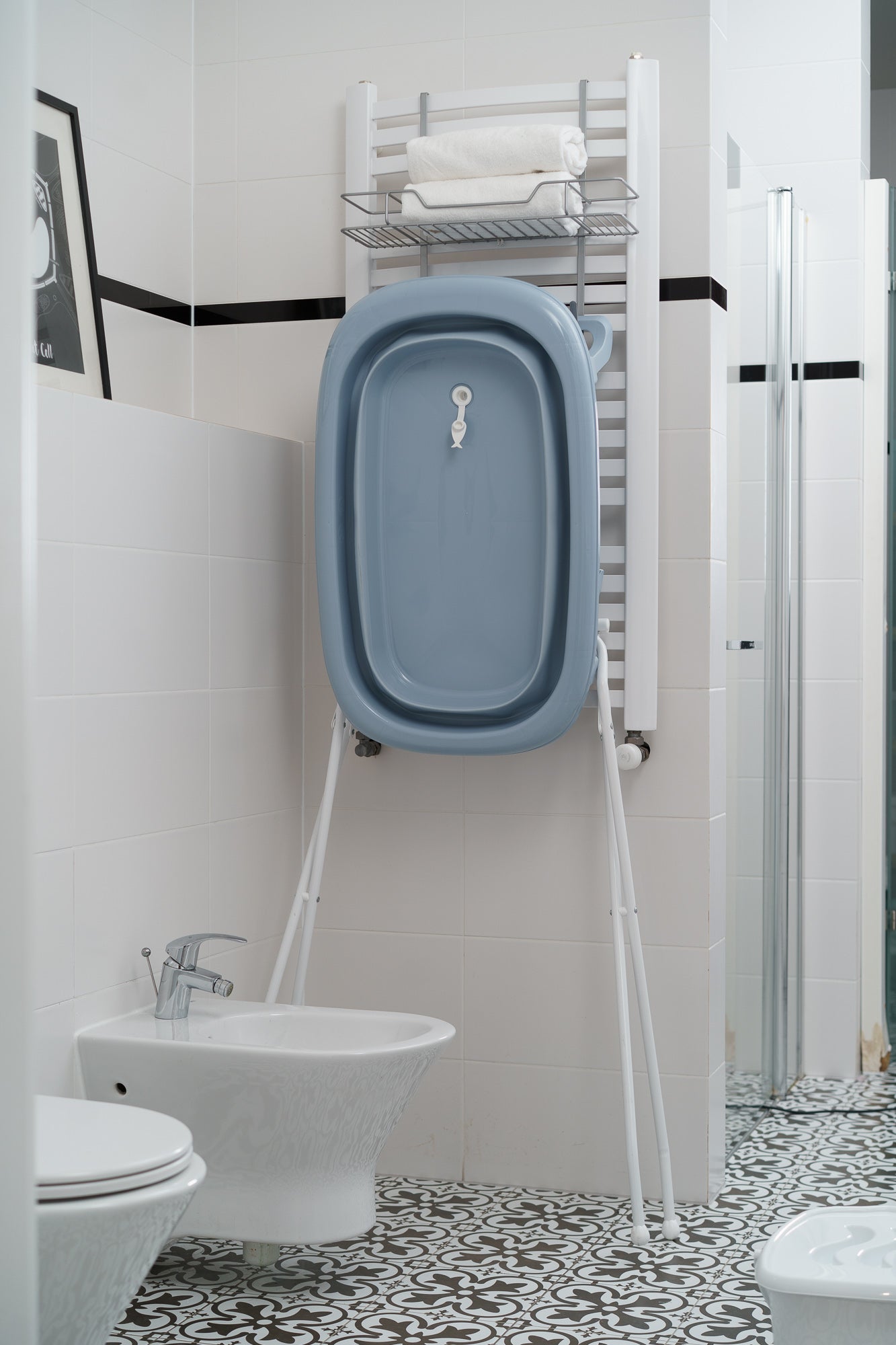 Tega Baby Cadita pliabila 81 cm cu dop de scurgere si termometru 0m+ Albastru