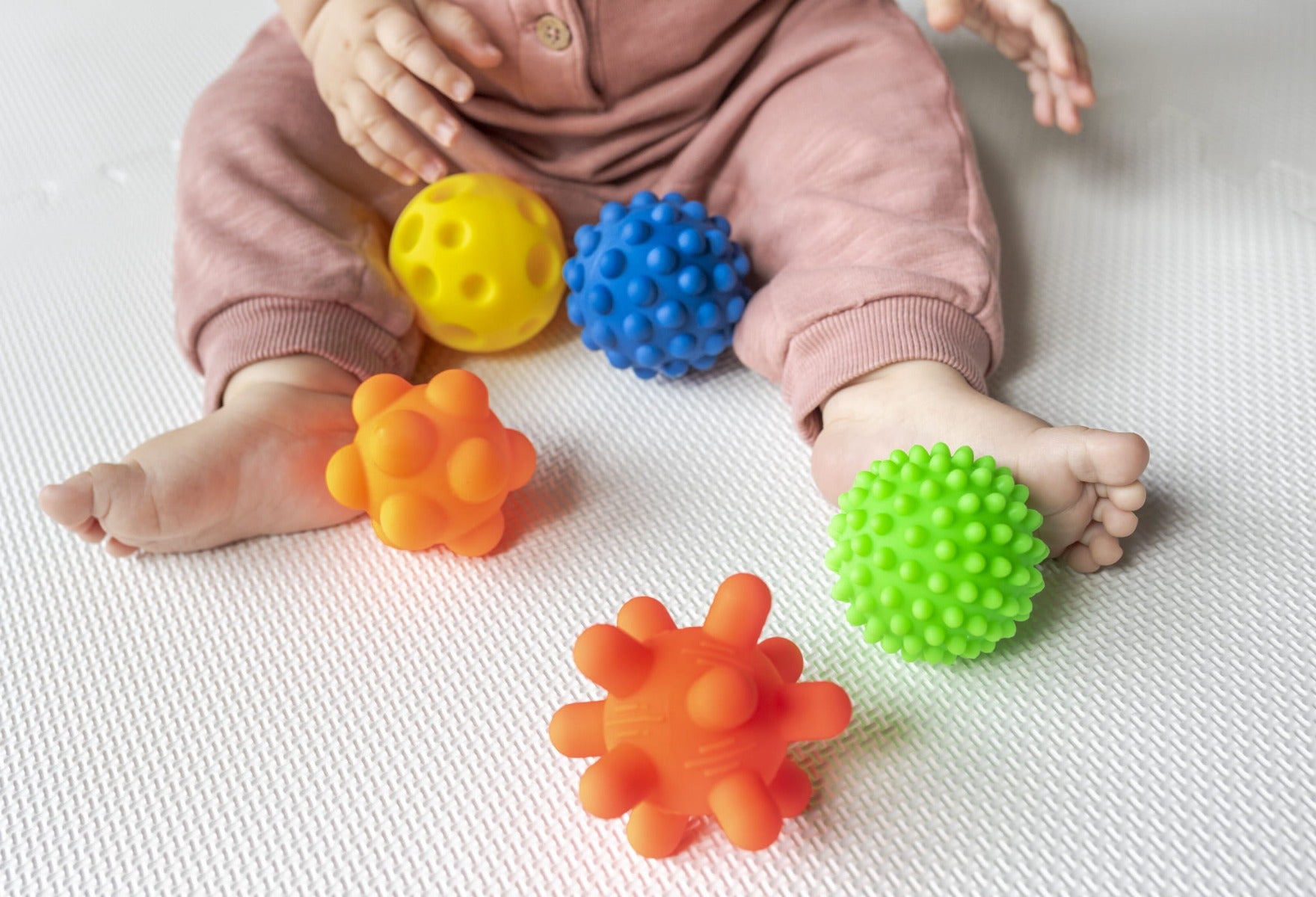 Tullo jucarie set educativ mingi senzoriale 5 buc 0m+