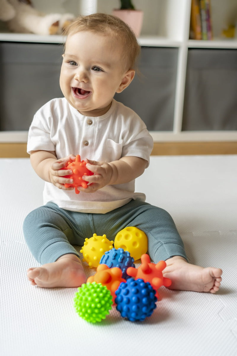 Tullo jucarie set educativ mingi senzoriale 8 buc 0m+